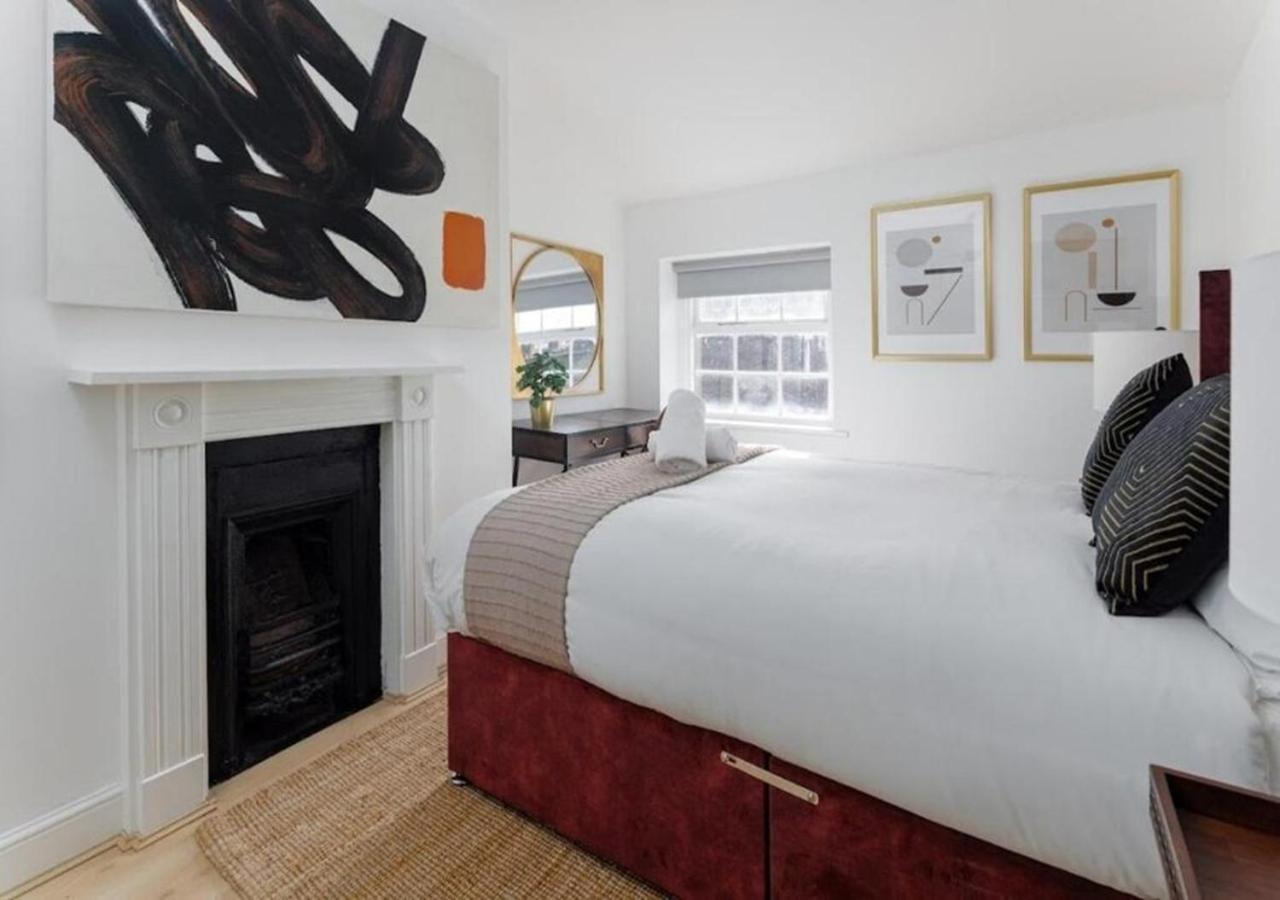 Flatzy - Centre Mansion 2, Sleeps 22, 4 Baths * Liverpool