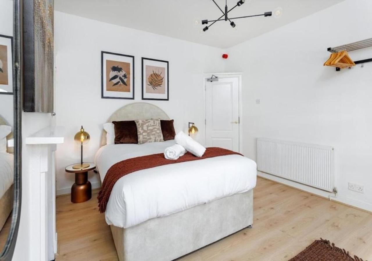 Holiday home Flatzy - Centre Mansion 2, Sleeps 22, 4 Baths *