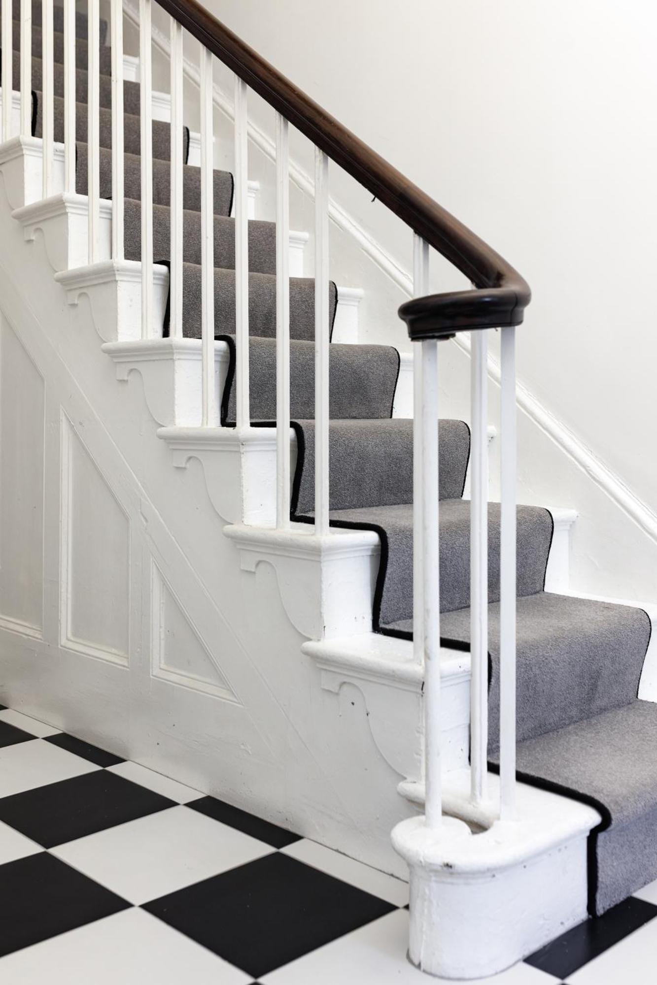 Flatzy - Centre Mansion 2, Sleeps 22, 4 Baths