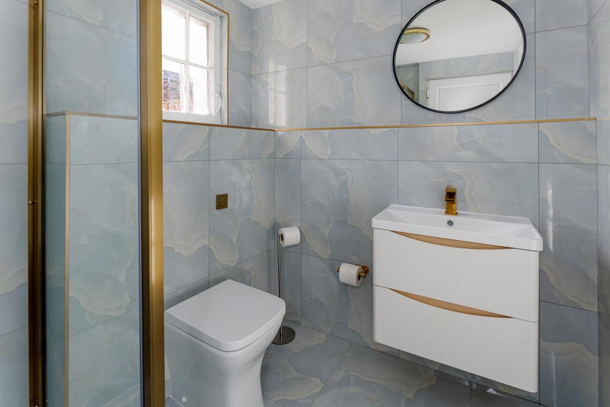 Holiday home Flatzy - Centre Mansion 2, Sleeps 22, 4 Baths Liverpool